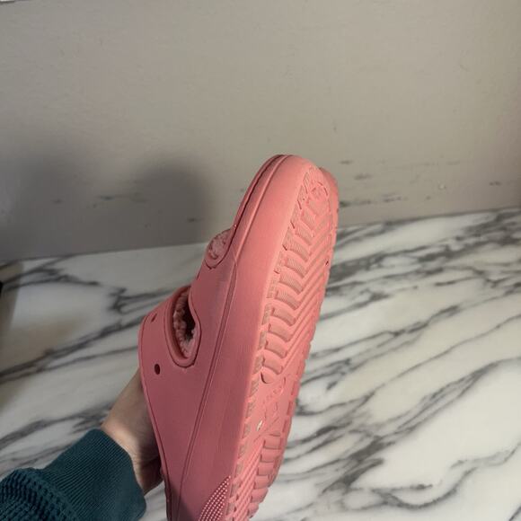 Crocs Cozzzy Sandals Womens 8 Pink Fuzzy Slip On Slides Shoes Slippers‎ Sherpa - Picture 10 of 10